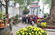 Đoàn đại biểu thành phố Hà Nội dâng hương tưởng nhớ các vị liệt tổ, liệt tông
